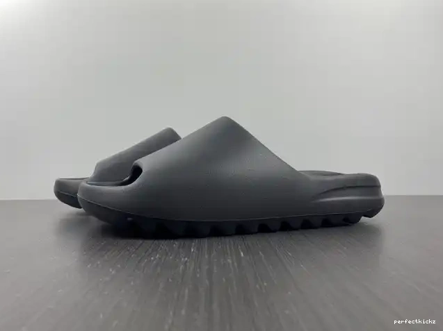 HQ6448 Yeezy Adidas Slide Onyx 0521